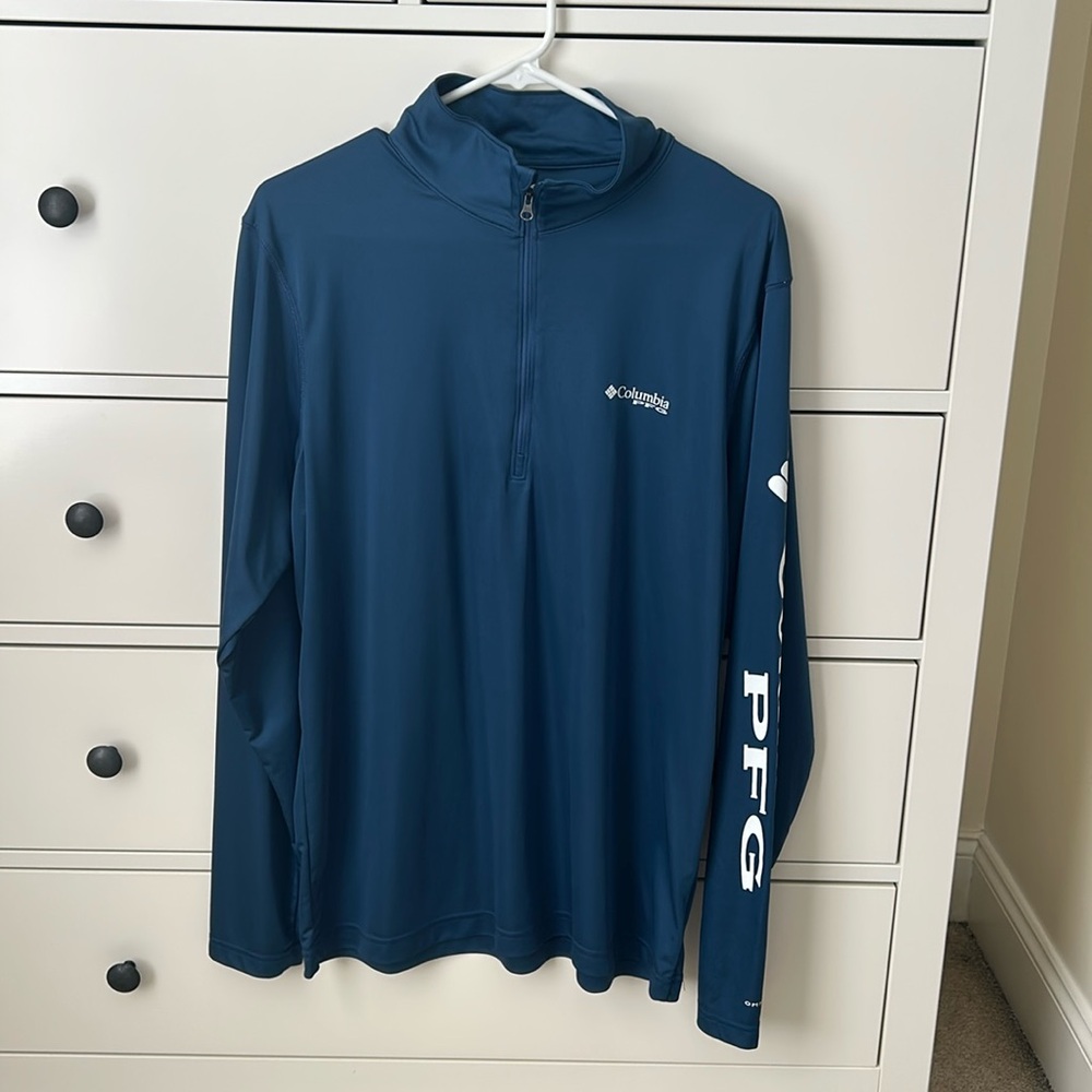 Columbia fishing gear pullover Medium